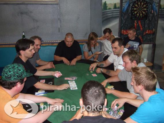 Piranha-Poker Multitableturnier am Samstag, den 31. Juli 2010 auf der Kartbahn Burgpark Ring